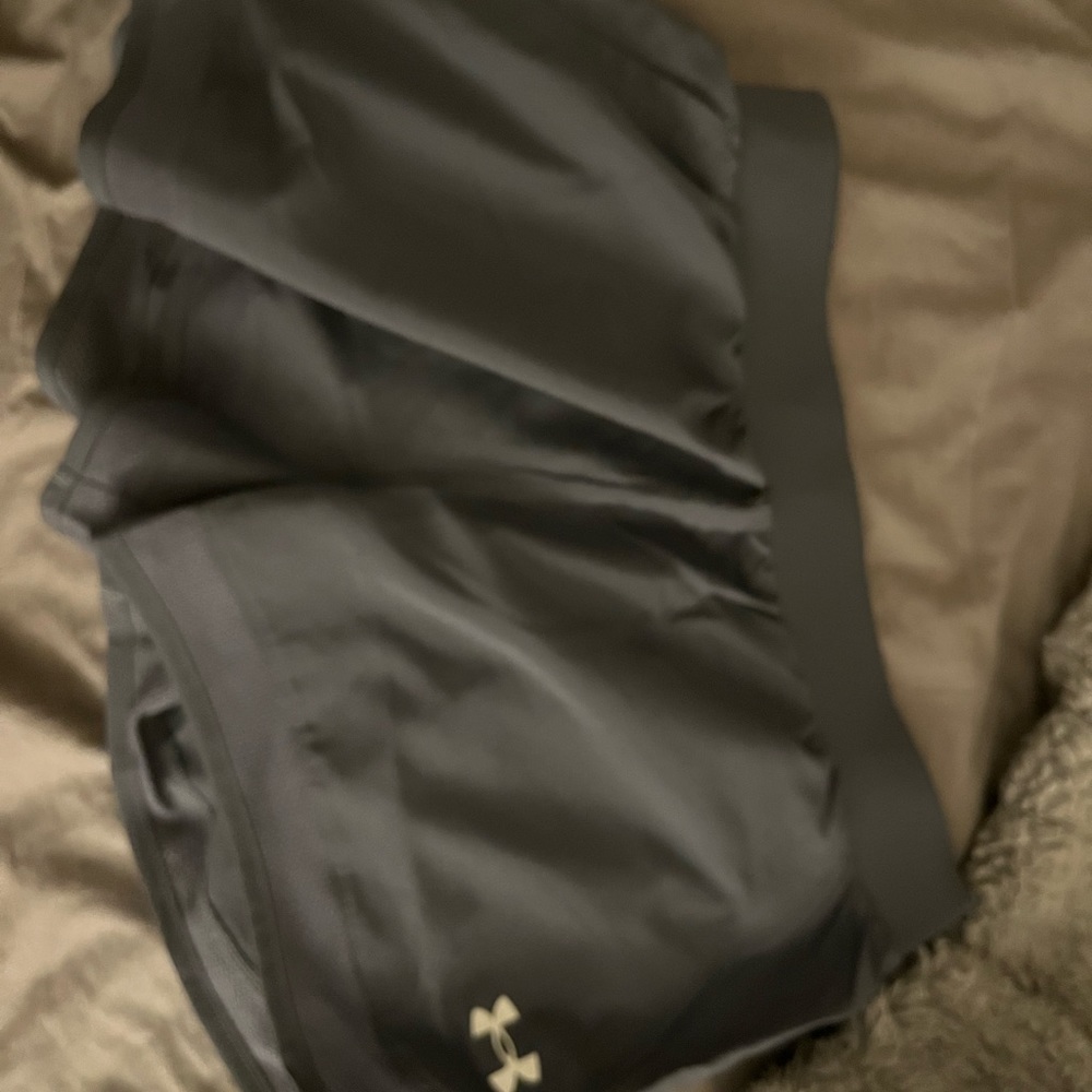 SPORTS WARM UP SHORTS